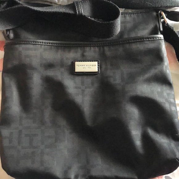 Tommy Hilfiger, black cross body purse - Picture 1 of 1
